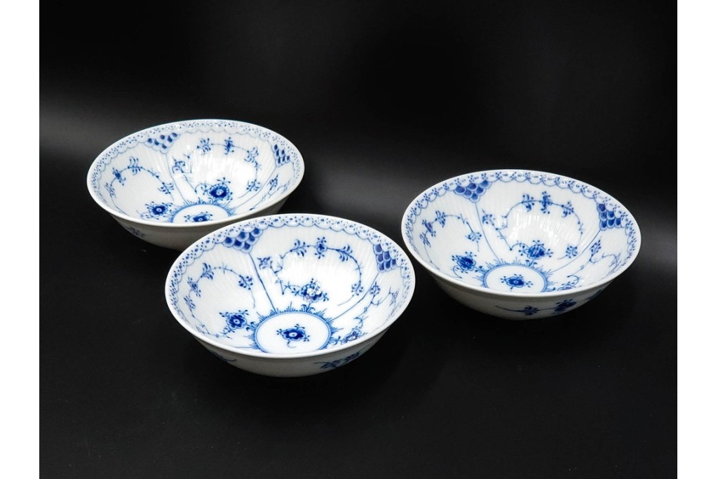 デンマーク製　ROYAL COPENHAGEN(ロイヤルコペンハーゲン)　ブルーフルーテッド　ハーフレース　約16cm　ボウル3点セット　定価(3点合計)約8万2千円　(R-087866)