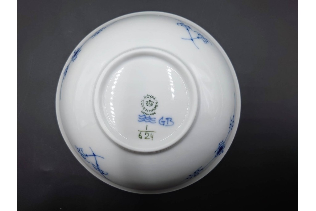 デンマーク製　ROYAL COPENHAGEN(ロイヤルコペンハーゲン)　ブルーフルーテッド　ハーフレース　約16cm　ボウル3点セット　定価(3点合計)約8万2千円　(R-087866)