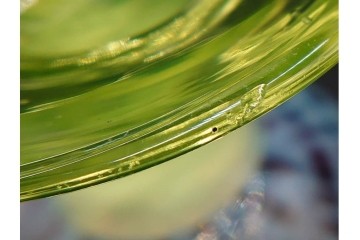 大正期の当時物　ラッパ型　赤緑・乳白色　籠目文が印象的なウランガラスの氷コップ　(R-087872)
