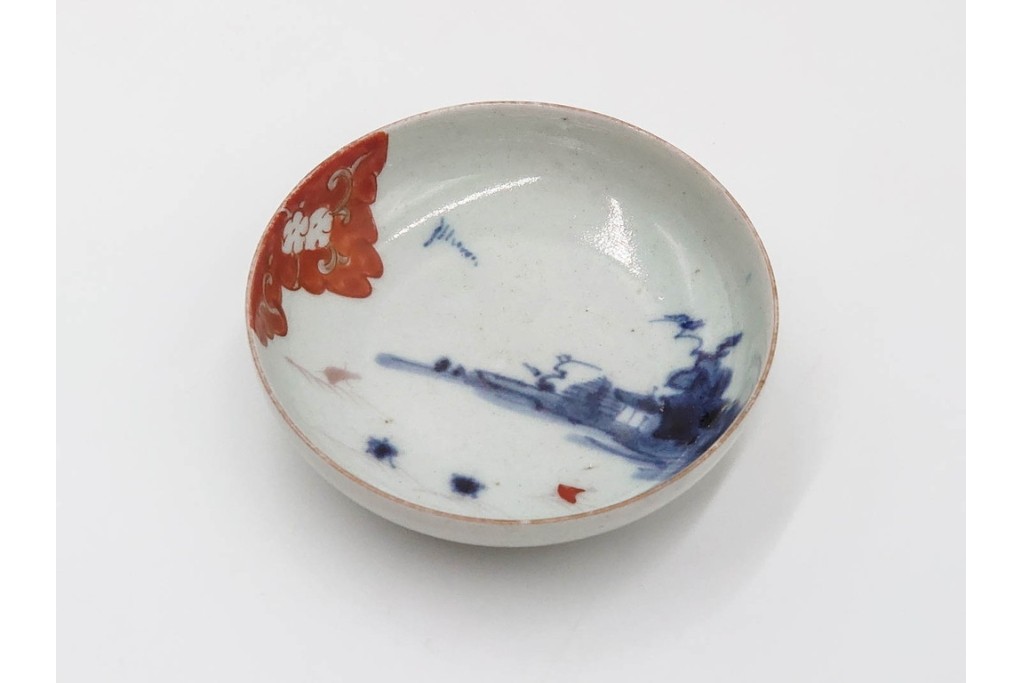 江戸期　初期伊万里　染付・色絵　三分の一高台　2.8寸　素朴な趣がある豆皿　(R-087874)