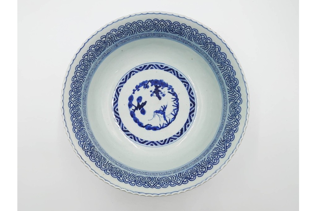 江戸期　上手物　染付　直径約29cm　松竹梅・花唐草・鳳凰の吉祥文様が描かれた鉢　(R-087877)
