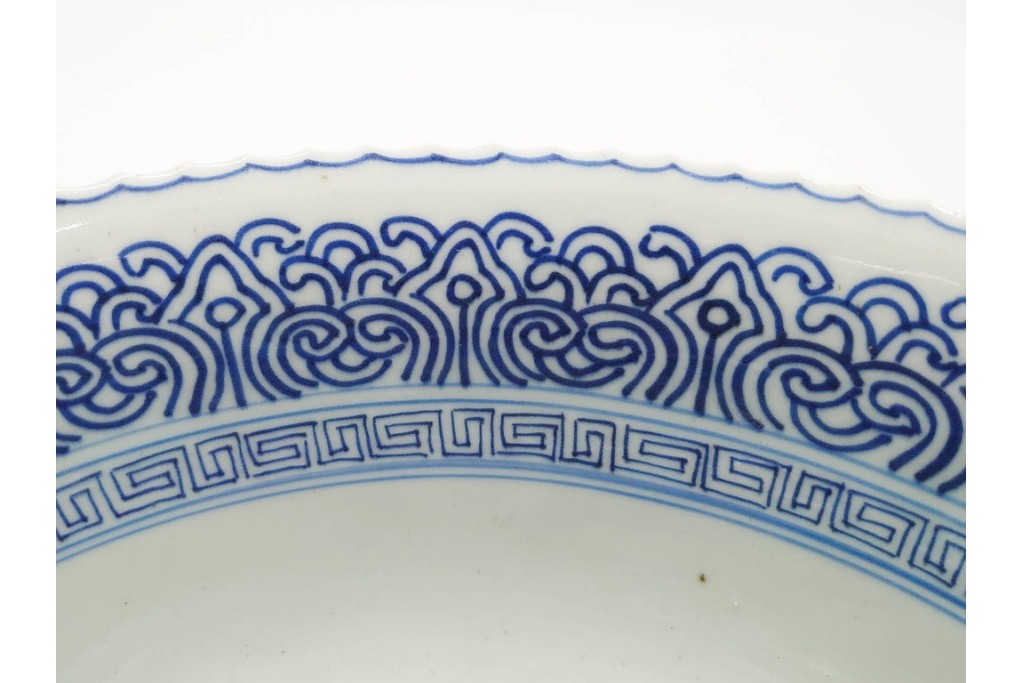 江戸期　上手物　染付　直径約29cm　松竹梅・花唐草・鳳凰の吉祥文様が描かれた鉢　(R-087877)