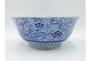 江戸期　上手物　染付　直径約29cm　松竹梅・花唐草・鳳凰の吉祥文様が描かれた鉢　(R-087877)