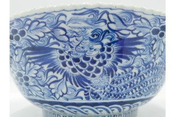 江戸期　上手物　染付　直径約29cm　松竹梅・花唐草・鳳凰の吉祥文様が描かれた鉢　(R-087877)
