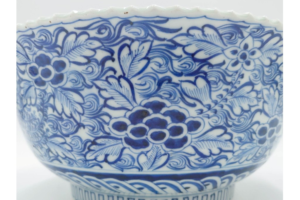 江戸期　上手物　染付　直径約29cm　松竹梅・花唐草・鳳凰の吉祥文様が描かれた鉢　(R-087877)