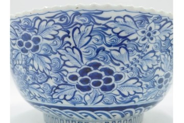 江戸期　上手物　染付　直径約29cm　松竹梅・花唐草・鳳凰の吉祥文様が描かれた鉢　(R-087877)