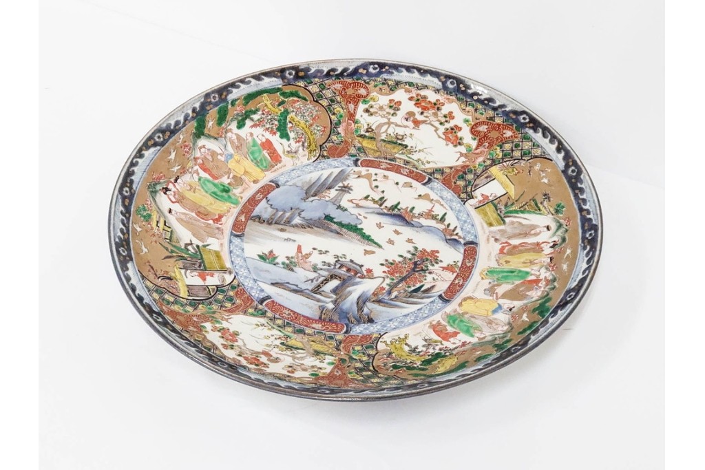 江戸期　古伊万里　金襴手　直径約46cm(1尺5寸)　人物や山水風景が華やかに描かれた大皿　(R-087878)