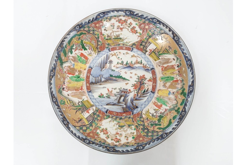 江戸期　古伊万里　金襴手　直径約46cm(1尺5寸)　人物や山水風景が華やかに描かれた大皿　(R-087878)