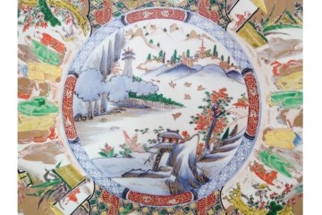 江戸期　古伊万里　金襴手　直径約46cm(1尺5寸)　人物や山水風景が華やかに描かれた大皿　(R-087878)