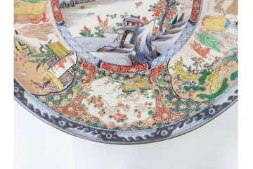 江戸期　古伊万里　金襴手　直径約46cm(1尺5寸)　人物や山水風景が華やかに描かれた大皿　(R-087878)