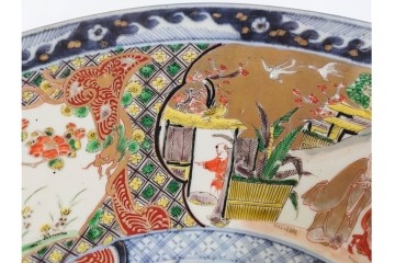 江戸期　古伊万里　金襴手　直径約46cm(1尺5寸)　人物や山水風景が華やかに描かれた大皿　(R-087878)