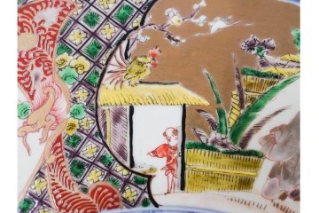 江戸期　古伊万里　金襴手　直径約46cm(1尺5寸)　人物や山水風景が華やかに描かれた大皿　(R-087878)