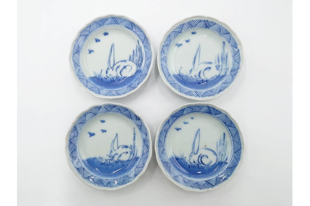 江戸期　古伊万里　染付　直径約8cm(2.7寸)　兎の絵付けが愛らしい豆皿4枚セット　(R-087881)
