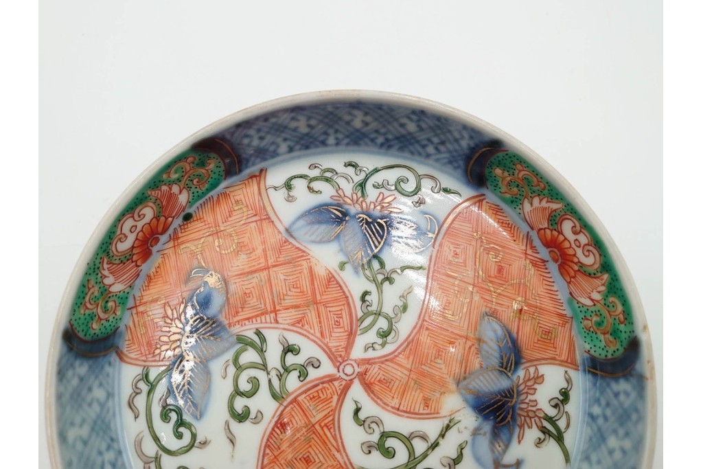 江戸期　古伊万里　直径約13cm(4.2寸)　染錦で描かれた花唐草文が華やかな小皿4枚セット　(R-087885)