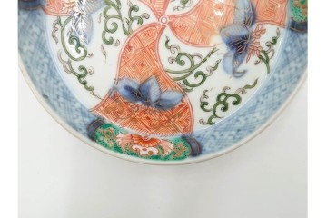 江戸期　古伊万里　直径約13cm(4.2寸)　染錦で描かれた花唐草文が華やかな小皿4枚セット　(R-087885)