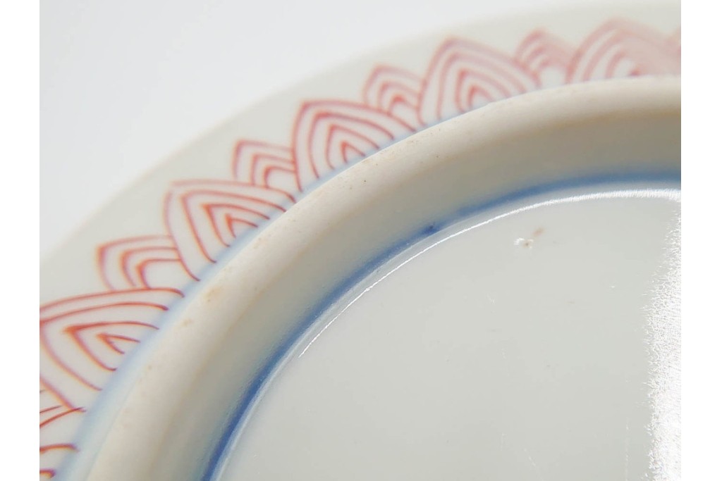 江戸期　古伊万里　直径約13cm(4.2寸)　染錦で描かれた花唐草文が華やかな小皿4枚セット　(R-087885)