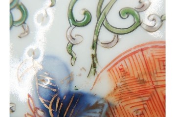 江戸期　古伊万里　直径約13cm(4.2寸)　染錦で描かれた花唐草文が華やかな小皿4枚セット　(R-087885)