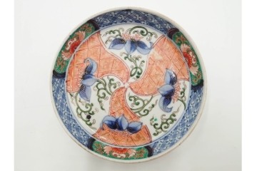 江戸期　古伊万里　直径約13cm(4.2寸)　染錦で描かれた花唐草文が華やかな小皿4枚セット　(R-087885)
