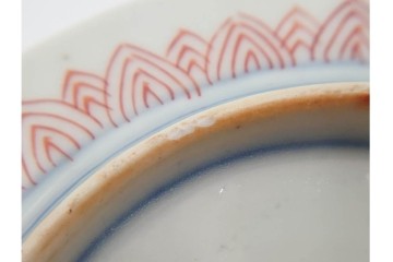 江戸期　古伊万里　直径約13cm(4.2寸)　染錦で描かれた花唐草文が華やかな小皿4枚セット　(R-087885)