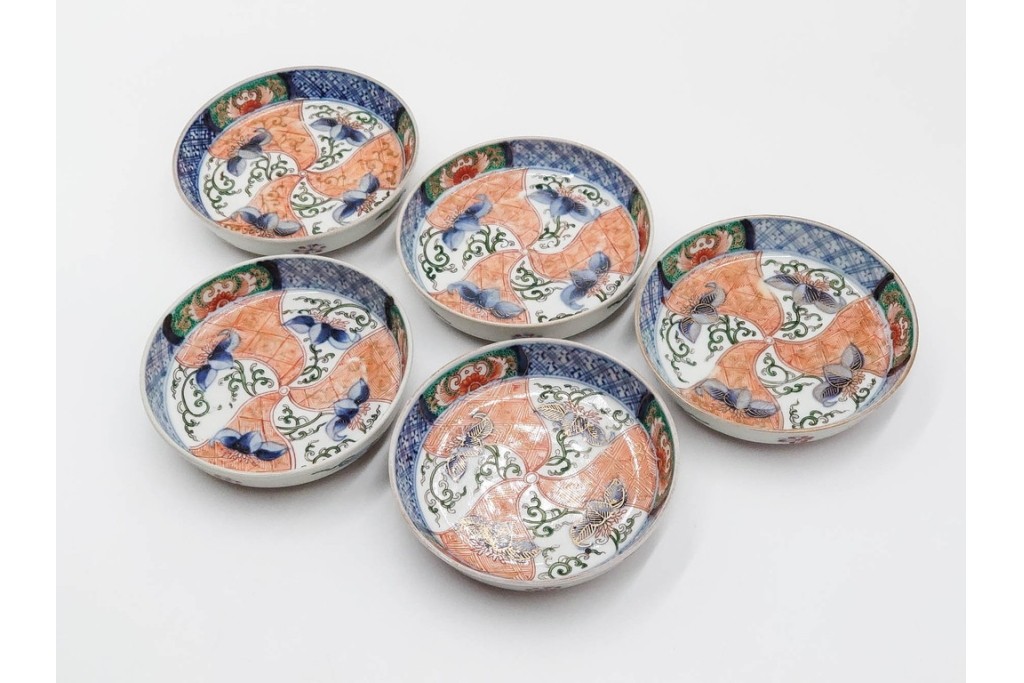 江戸期　古伊万里　直径約13cm(4.2寸)　染錦で描かれた花唐草文が華やかな小皿5枚セット　(R-087886)