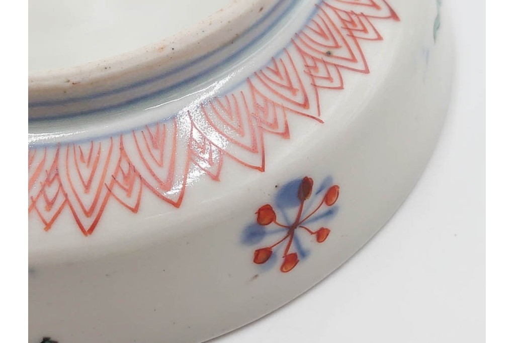 江戸期　古伊万里　直径約13cm(4.2寸)　染錦で描かれた花唐草文が華やかな小皿5枚セット　(R-087886)