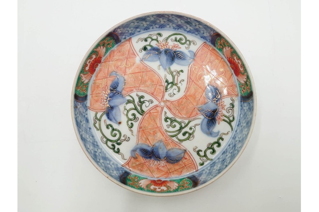江戸期　古伊万里　直径約13cm(4.2寸)　染錦で描かれた花唐草文が華やかな小皿5枚セット　(R-087886)