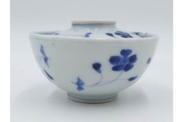 江戸期　成化年制(成化年製)　古伊万里　染付　花文が描かれた小振りの蓋付き茶碗5点セット　(R-087887)