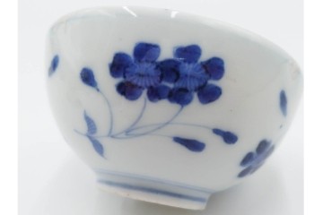 江戸期　成化年制(成化年製)　古伊万里　染付　花文が描かれた小振りの蓋付き茶碗5点セット　(R-087887)