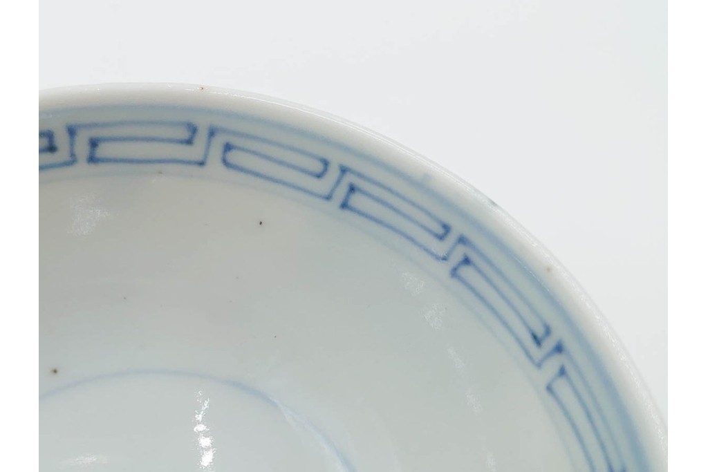 江戸期　成化年制(成化年製)　古伊万里　染付　花文が描かれた小振りの蓋付き茶碗5点セット　(R-087887)