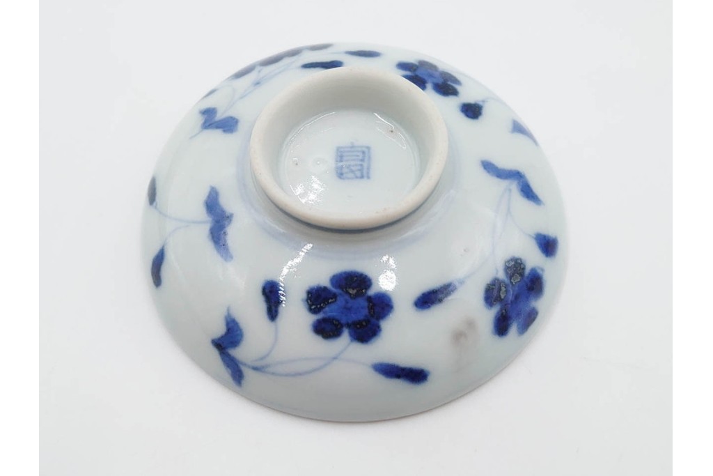 江戸期　成化年制(成化年製)　古伊万里　染付　花文が描かれた小振りの蓋付き茶碗5点セット　(R-087887)