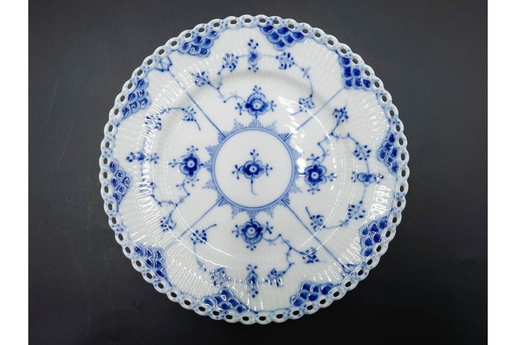 デンマーク製　ROYAL COPENHAGEN(ロイヤルコペンハーゲン)　ブルーフルーテッド フルレース　直径約17cm　プレート3枚セット　定価(3枚合計)13万8600円　(R-087894)