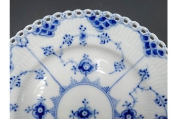 デンマーク製　ROYAL COPENHAGEN(ロイヤルコペンハーゲン)　ブルーフルーテッド フルレース　直径約17cm　プレート3枚セット　定価(3枚合計)13万8600円　(R-087894)