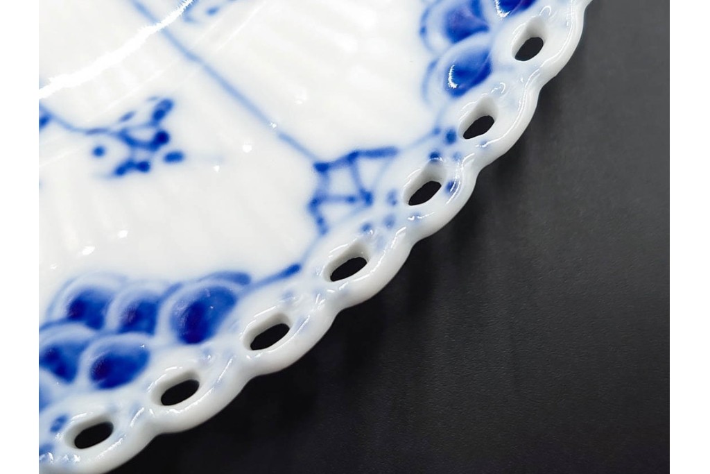 デンマーク製　ROYAL COPENHAGEN(ロイヤルコペンハーゲン)　ブルーフルーテッド フルレース　直径約17cm　プレート3枚セット　定価(3枚合計)13万8600円　(R-087894)