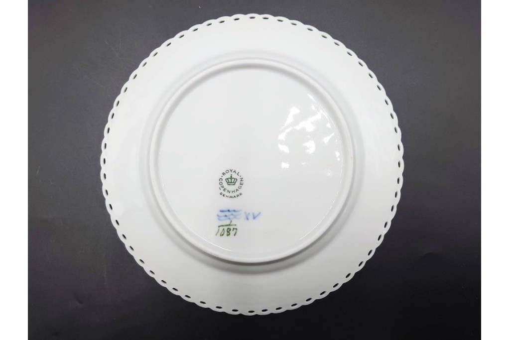 デンマーク製　ROYAL COPENHAGEN(ロイヤルコペンハーゲン)　ブルーフルーテッド フルレース　直径約17cm　プレート3枚セット　定価(3枚合計)13万8600円　(R-087894)