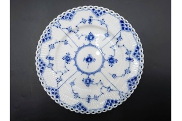 デンマーク製　ROYAL COPENHAGEN(ロイヤルコペンハーゲン)　ブルーフルーテッド フルレース　直径約17cm　プレート3枚セット　定価(3枚合計)13万8600円　(R-087894)