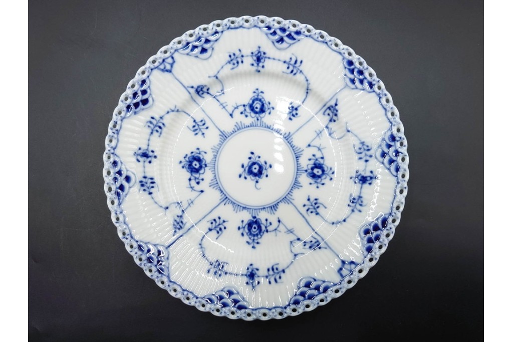 デンマーク製　ROYAL COPENHAGEN(ロイヤルコペンハーゲン)　ブルーフルーテッド フルレース　直径約17cm　プレート3枚セット　定価(3枚合計)13万8600円　(R-087894)