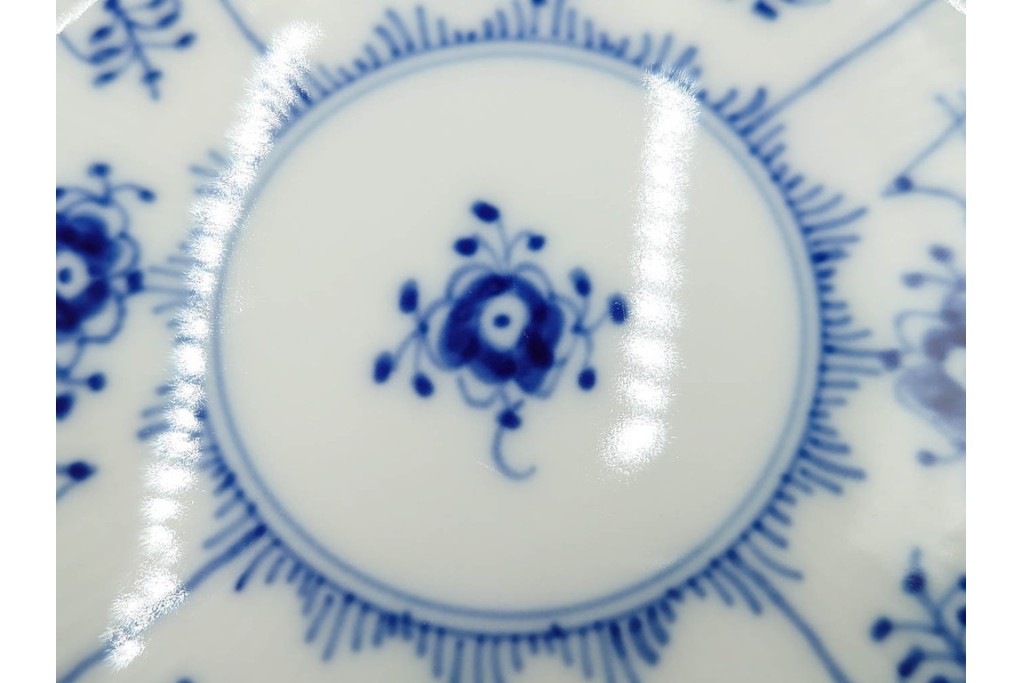 デンマーク製　ROYAL COPENHAGEN(ロイヤルコペンハーゲン)　ブルーフルーテッド フルレース　直径約17cm　プレート3枚セット　定価(3枚合計)13万8600円　(R-087894)