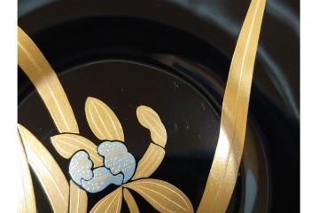 輪島塗　木製　蒔絵と沈金による花文が上品な茶托10点・銘々皿5点セット　共箱付き　(R-087896)