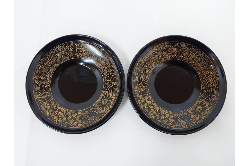 輪島塗　木製　蒔絵と沈金による花文が上品な茶托10点・銘々皿5点セット　共箱付き　(R-087896)