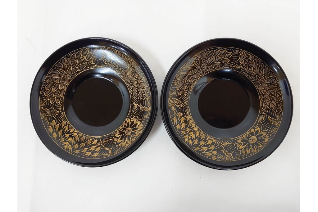 輪島塗　木製　蒔絵と沈金による花文が上品な茶托10点・銘々皿5点セット　共箱付き　(R-087896)
