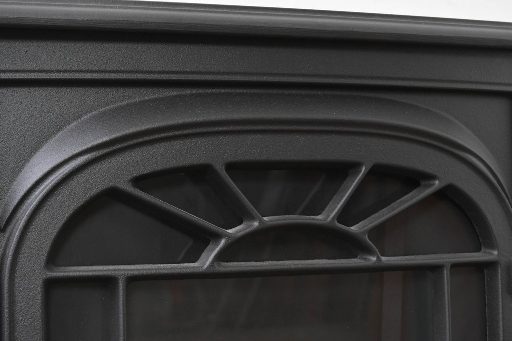 中古　美品　ダッチウエストジャパン取り扱い　CFM(Canadian Fireplace Manufacturing)社製　クラシカルなデザインの電気ストーブ　定価約12万円　(R-087902)
