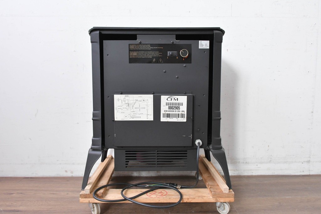 中古　美品　ダッチウエストジャパン取り扱い　CFM(Canadian Fireplace Manufacturing)社製　クラシカルなデザインの電気ストーブ　定価約12万円　(R-087902)