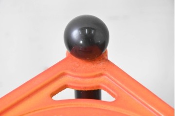 中古　Le Creuset(ル・クルーゼ)　鮮やかなオレンジカラーのポットスタンド　(R-087903)
