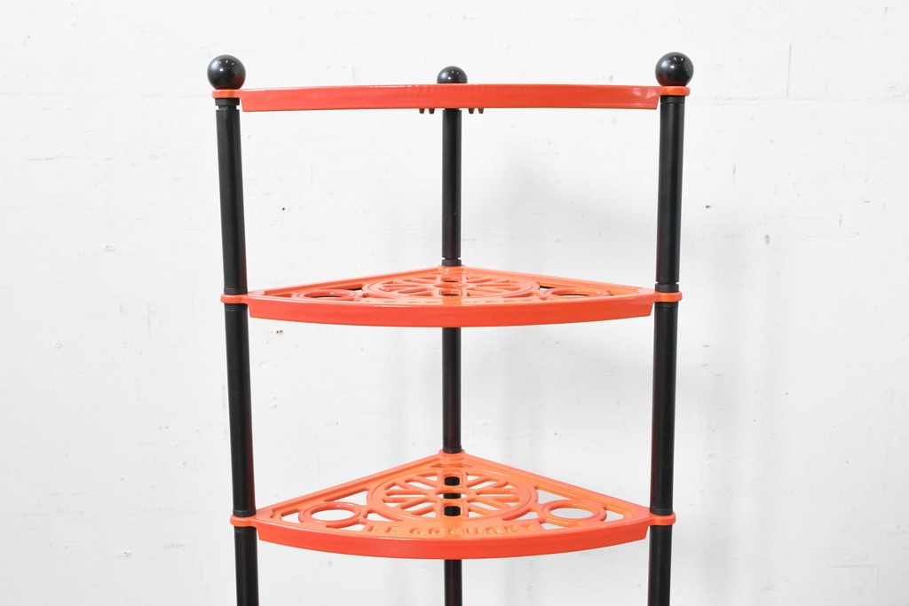 中古　Le Creuset(ル・クルーゼ)　鮮やかなオレンジカラーのポットスタンド　(R-087903)