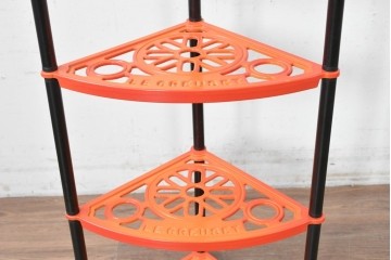 中古　Le Creuset(ル・クルーゼ)　鮮やかなオレンジカラーのポットスタンド　(R-087903)