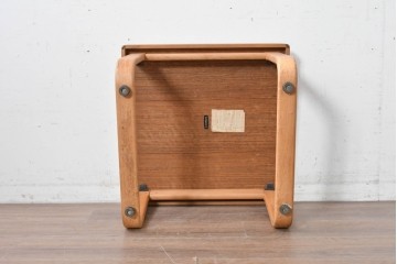 和製ヴィンテージ　maruni(マルニ木工)　オールドマルニ　希少モデル　チーク材とブナ材を用いた曲げ木脚のローテーブル　(R-087906)