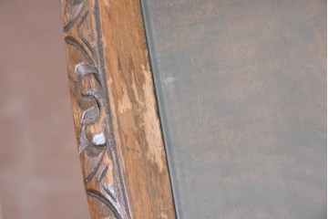 イギリスヴィンテージ　彫り模様が上品なガラストップローテーブル　(R-087908)