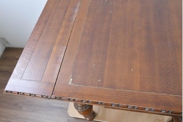 イギリスアンティーク　オーク材　彫刻入りのドローリーフテーブル　(R-087910)