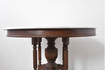 ヴィンテージ家具　大理石トップ　クラシカルな脚部のラウンドテーブル　(R-087911)