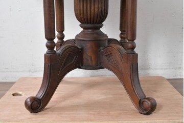 ヴィンテージ家具　大理石トップ　クラシカルな脚部のラウンドテーブル　(R-087911)